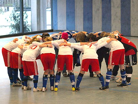 Teamkreis vor dem Spiel gegen Helsingborgs DFF