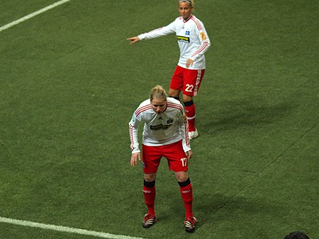 SHFV-Nordcup 2010, HSV - Holstein Kiel 1:0, Janina Haye und Angelina Lübcke in Erwartung einer Kieler Ecke Janina Haye und Angelina Lübcke in Erwartung einer Kieler Ecke