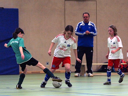 D-Hallenmeisterschaft, 6. Spieltag, Janina im Zweikampf mit einer Eimsbüttelerin Janina im Zweikampf mit einer Eimsbüttelerin