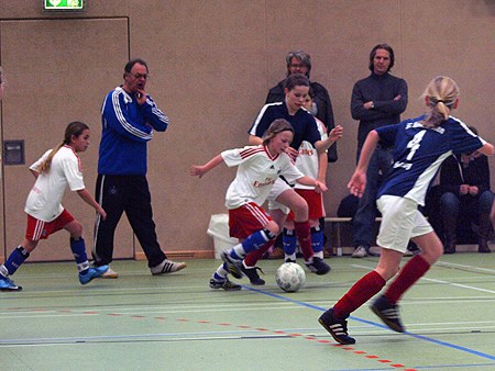 D-Hallenmeisterschaft, 6. Spieltag, Gegen Nienstedten hatte der HSV II. einen schweren Stand Gegen Nienstedten hatte der HSV II. einen schweren Stand