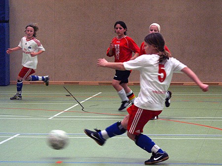 D-Hallenmeisterschaft, 6. Spieltag, Janina erzielt freistehend das 5:0 gegen Einigkeit Janina erzielt freistehend das 5:0 gegen Einigkeit