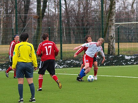 2BL 2009/10, Sptg. 16, HSV 2 - Gersten 3:2; Meiforth setzt sich durch - Sekunden später erzielt Danner den Siegtreffer Meiforth setzt sich durch - Sekunden später erzielt Danner den Siegtreffer