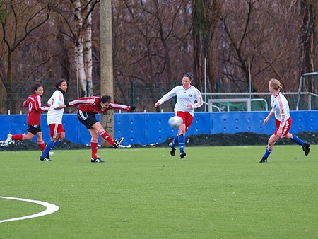 2BL 2009/10, Sptg. 16, HSV 2 - Gersten 3:2; Schneider hat Gerstens letzte Chance aus 30 Metern Schneider hat Gerstens letzte Chance aus 30 Metern