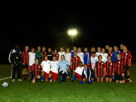 2010 09 30_HSV 2B - Brædstrup IF_Gruppenbild Gruppenbild: 2. B-Mädchen und die Gäste des Brædstrup IF
