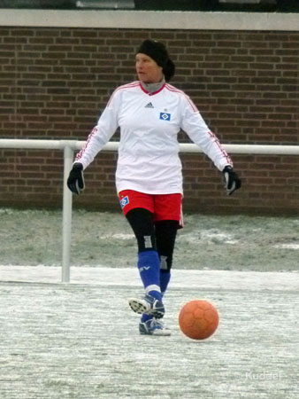 2010 11 28_TuS Berne - HSV5 - Booker Sylvia Booker bevorzugt andere Platzverhältnisse.