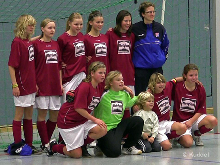 2010 12 29 - HSVC1 - Hallenturnier Tornesch - Platz1 Ahlten Heute das beste Team und verdienter Sieger: TSG Ahlten