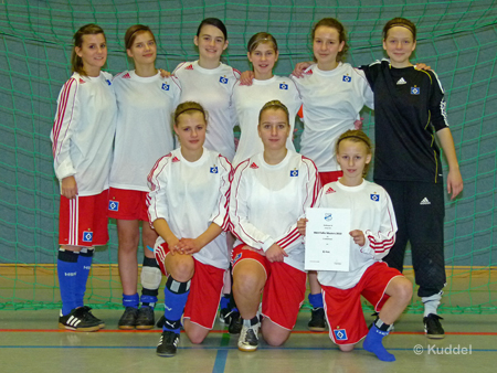 2010 12 29 - HSVC1 - Hallenturnier Tornesch - Platz4 HSV Stehend: Jana E., Evelyn H., Mathilda W., Hannah D., Laura F., Svenja B.; hockend: Anika M., Lara K., Julie N.