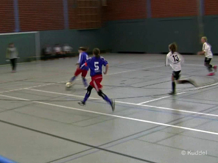 2011 01 08 - HSVC1 Hallenturnier Voltlage - Anika vergibt Ausgleich Anika Michel mit der Chance zum 2:2. Kurz darauf kam das 1:3.