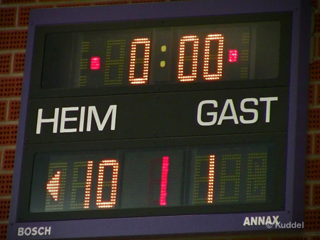 2011 01 08 - HSVC1 Hallenturnier Voltlage - Höchster Tagessieg Nur der HSV schaffte mehr als sieben Tore in einem Spiel. Gegen TV Dinklage waren es zehn.
