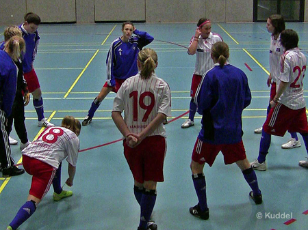 2011 01 22_HSV3 - Hallenturnier Jesteburg - Aufwärmen Vor dem Turnier, bei den Aufwärmübungen, war die Welt noch in Ordnung