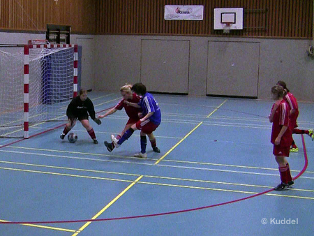 2011 01 22_HSV3 - Hallenturnier Jesteburg - Tor Claudia Pinto Claudia Teixeira-Pinto trifft per "Tunnel" zum 2:0