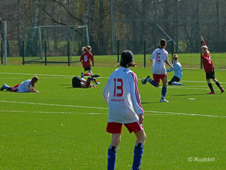 Ich hätte diesen gegeben. So jedoch hatte Svenja Busies den Ball und Tornesch blieb die Chance auf ein Elfmetertor verwehrt