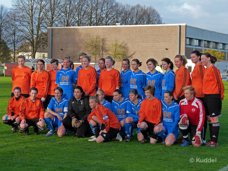 HSV U20 (orange) und FC Bergedorf 85 (blau)