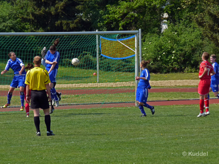 2011 04 25_Mellendorfer TV - HSV3_2-0 1 Die Abwehr des HSV war zu kurz