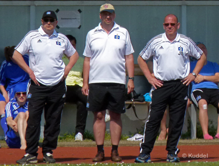 2011 04 25_Mellendorfer TV - HSV3_Peter Schulz, Thorsten Wolf, Joachim Böhmer Durften durchaus zufrieden sein: Trainer Peter Schulz, Team-Manager Thorsten Wolf, Co-Trainer Joachim Böhmer