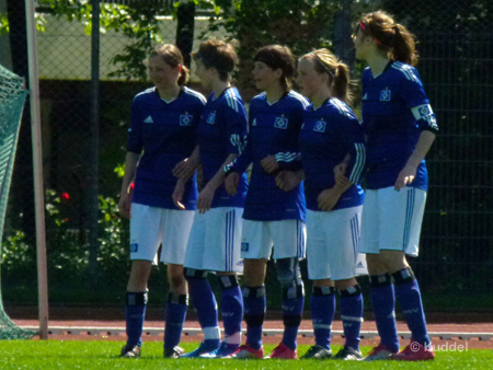 2011 04 30_DSC Hanseat - HSVB1_1-2 Mauer Was nützt die schönste Mauer, ...