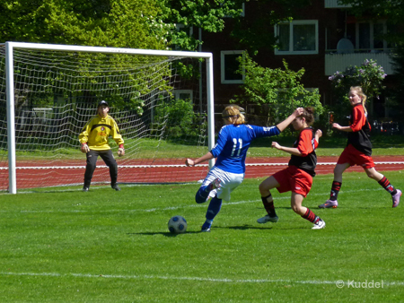 2011 04 30_DSC Hanseat - HSVB1_Chance Lysianne Poleska1 Lysianne Poleska im Pech