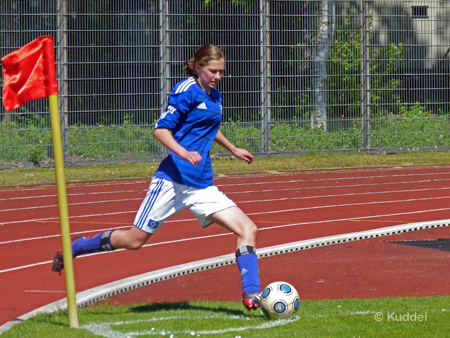 2011 04 30_DSC Hanseat - HSVB1_Henrike Diekohff In der 1. Halbzeit die auffälligste Offensivkraft des HSV. Zudem mit einigen gelungenen Eckbällen von der linken Seite: Henrike Diekhoff
