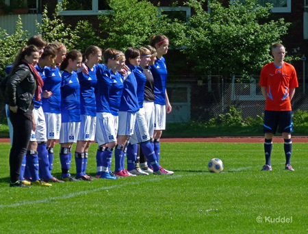 2011 04 30_DSC Hanseat - HSVB1_Startelf Ohne Sebnem Dairecioglu, Anna Peters, Marilén Bistricianu oder Janne Fechner - aber mit Fjolla Gara (bis zum Anpfiff zumindest): Das heutige Team der 1. B-Mädchen