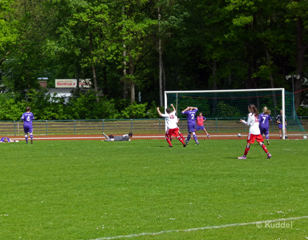 2011 05 01_TV Jahn Delmenhorst - HSV3_0-2 Jubel über das 0:2