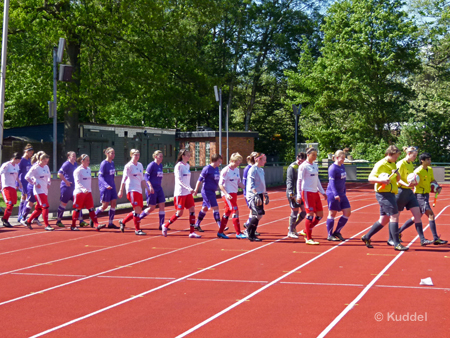 2011 05 01_TV Jahn Delmenhorst - HSV3_Einlaufen Jetzt gehts los...