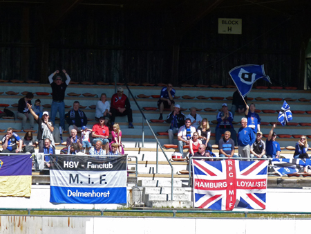2011 05 01_TV Jahn Delmenhorst - HSV3_Unterstützung1 Der Fanclub M.i.F. hatte zahlzieche Anhänger mobilisiert