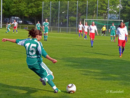 2011 05 21_HSVB1-VfL Wolfsburg - Norddeutsche Meisterschaft Halbfinale_Freistoß Wolfsburg 1 Freistoß für den VfL Wolfsburg