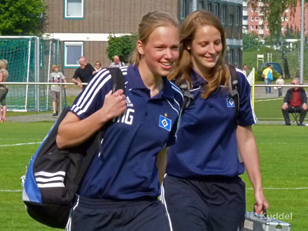 2011 05 21_HSVB1-VfL Wolfsburg - Norddeutsche Meisterschaft Halbfinale_Mareike Geidies und Tanja Krause Vor dem Spiel zuversichtlich: Trainerin Mareike Geidies und Co-Trainerin Tanja Krause