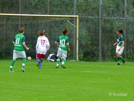 Der platzierte Schuss geht dennoch zum 0:1 ins Tor.