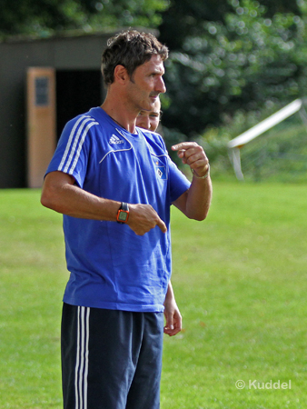 2011 08 06_TSV Renshausen - HSV1_Achim Feifel wechselt