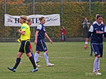 2011 10 30 - HSV1 - SC Freiburg - Gelb-Rot 4